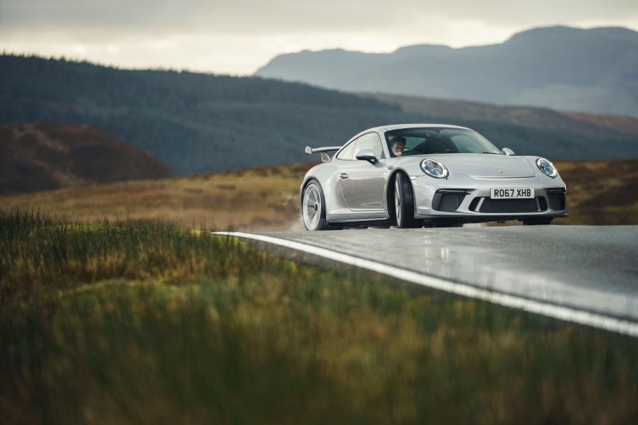  Porsche 911 GT3 (991) 2017 года  (UK) (фото 22 из 42)